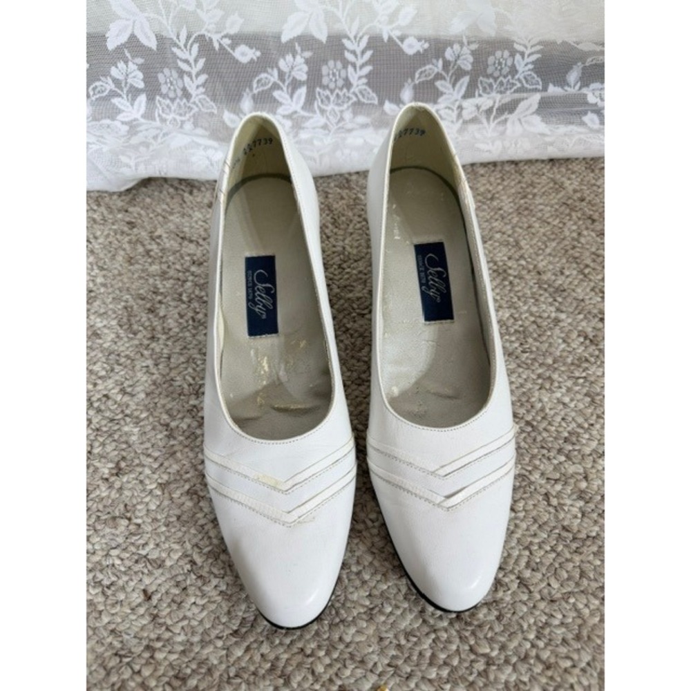 Selby Vintage White Leather Chevron Block Heel Pumps 10.5